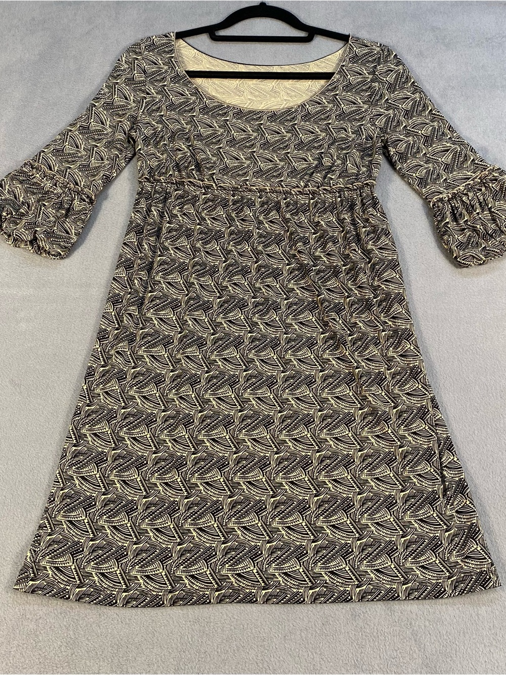 Max Studio women’s black & cream leaves print Empire-Waist Dress, size XS